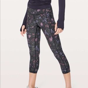 Lululemon Leggings with pockets!